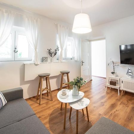 Apartment Near Old Town, Free Parking & Huge Garden Дубровник Екстериор снимка
