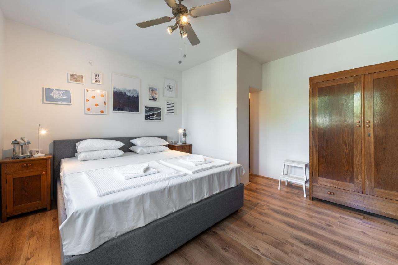 Apartment Near Old Town, Free Parking & Huge Garden Дубровник Екстериор снимка